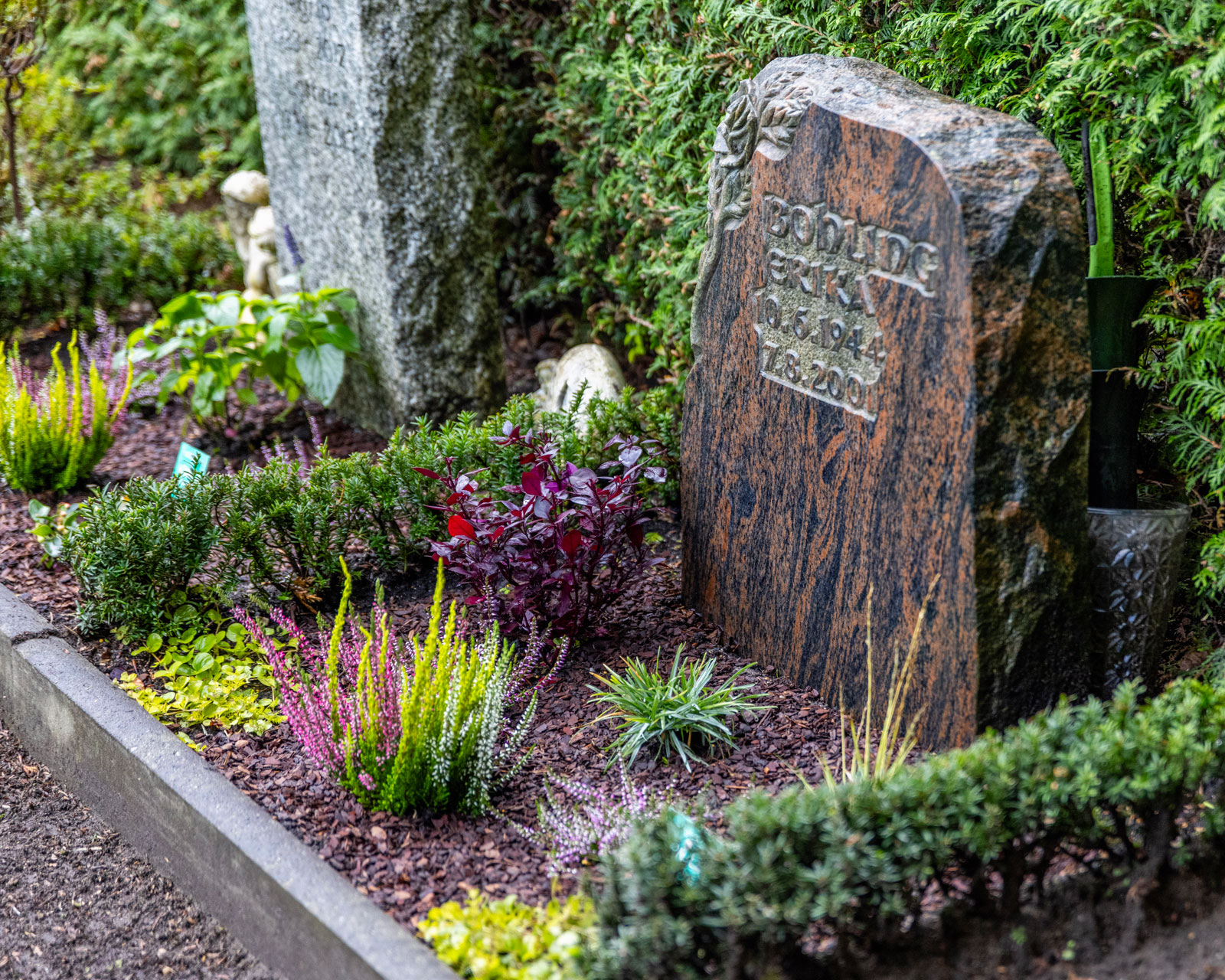 friedhofsgaertnerei_grabpflege_80-IMG_6146